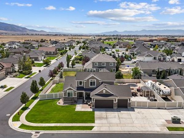 1576 E LOWE PEAK DR , Eagle Mountain, UT 84005