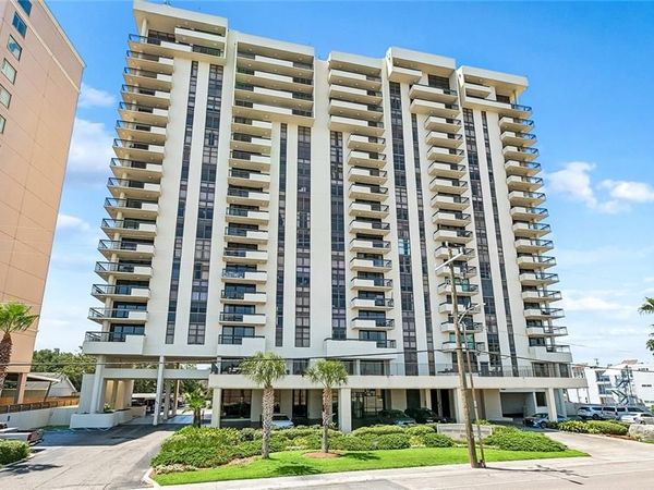 300 LAKE MARINA Avenue , Unit 15H, New Orleans, LA 70124