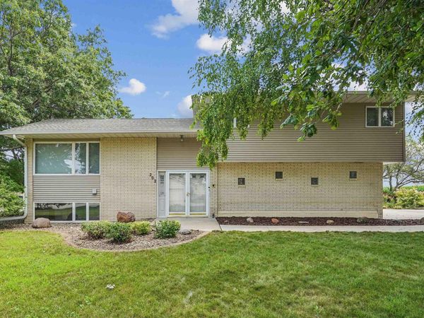 202 Bonnie Boulevard, Hudson, IA 50643