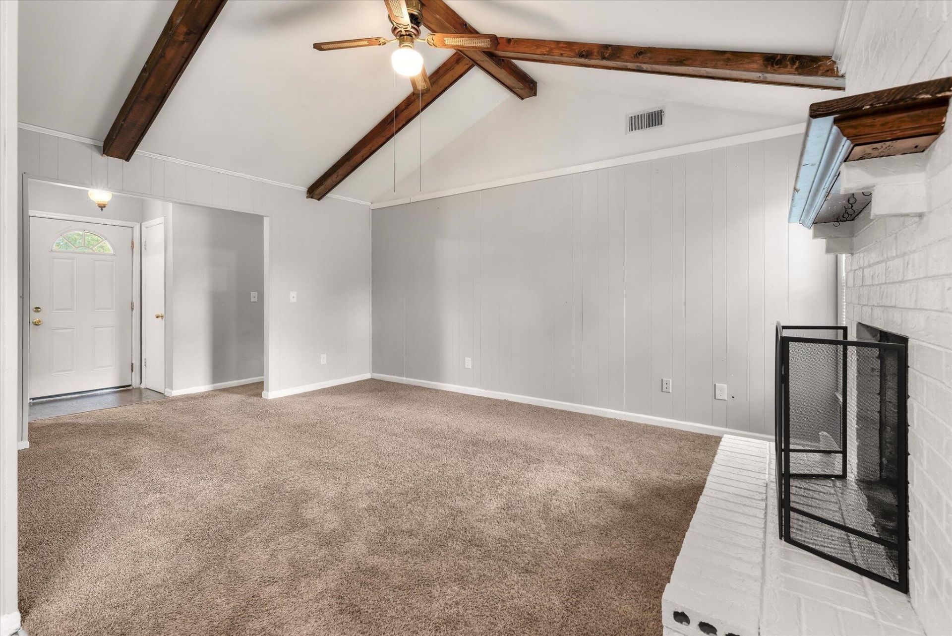1318 Hampton Drive Photo 10
