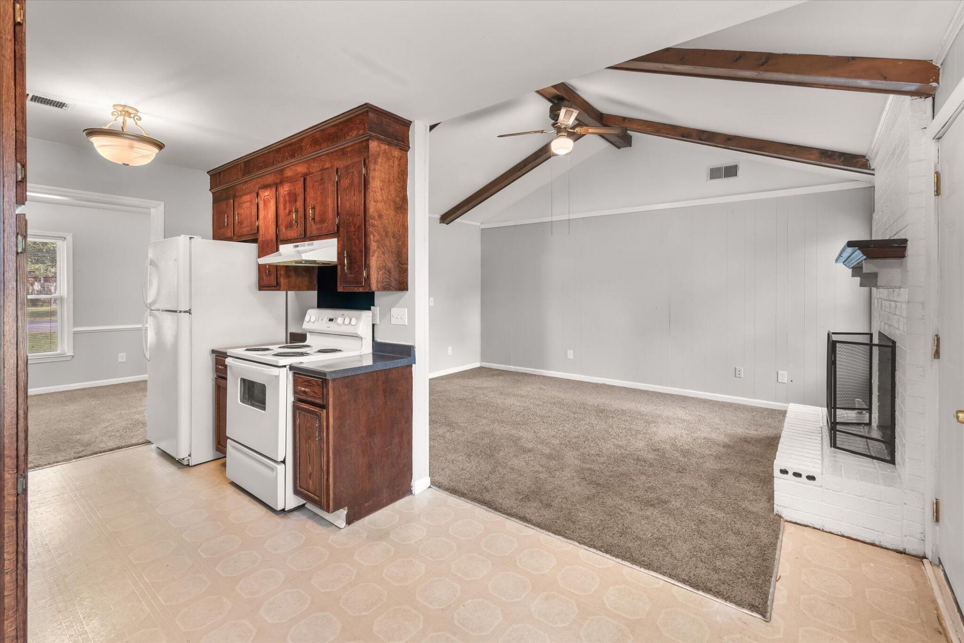 1318 Hampton Drive Photo 11