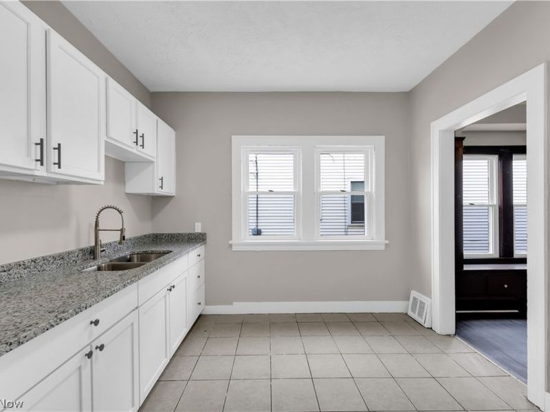 10106 Greenview Avenue, Unit 1/DN, Garfield Heights, OH 44125 Photo 11