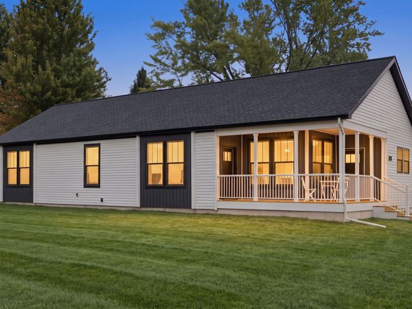 407 Sherwood Avenue, Three Oaks, MI 49128