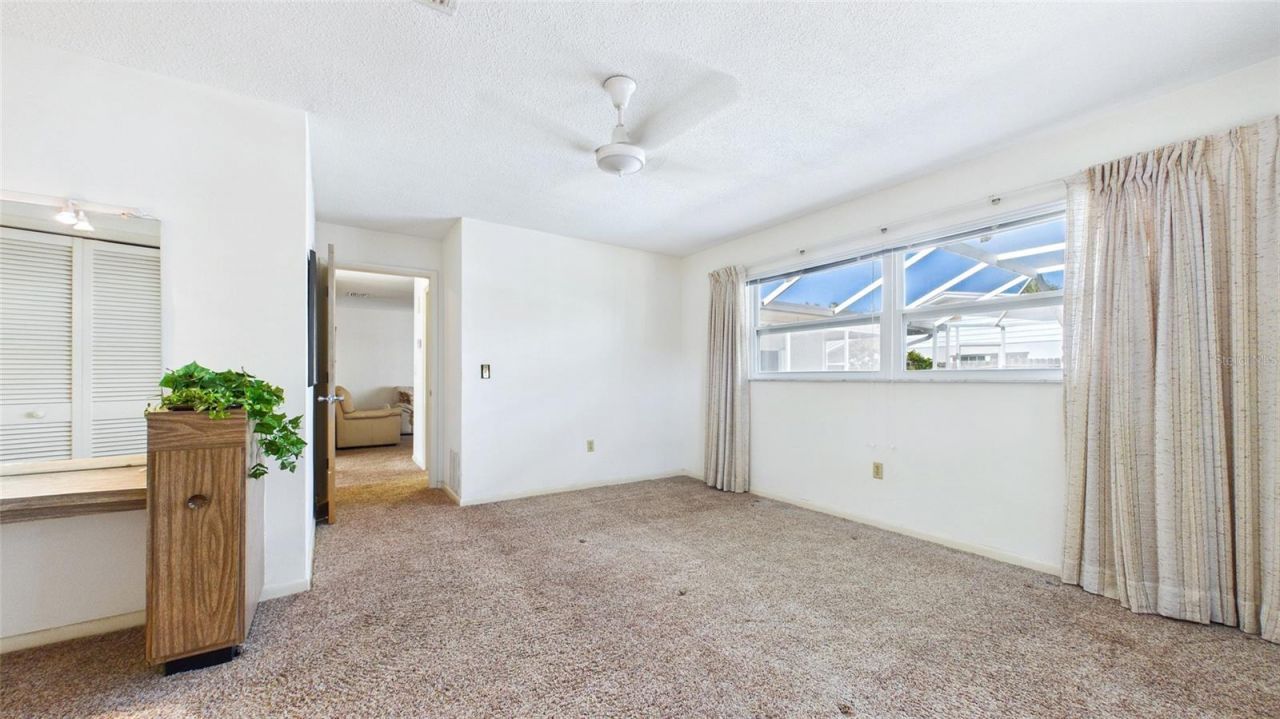 1067 44th Avenue Ne, Saint Petersburg, FL 33703 Photo