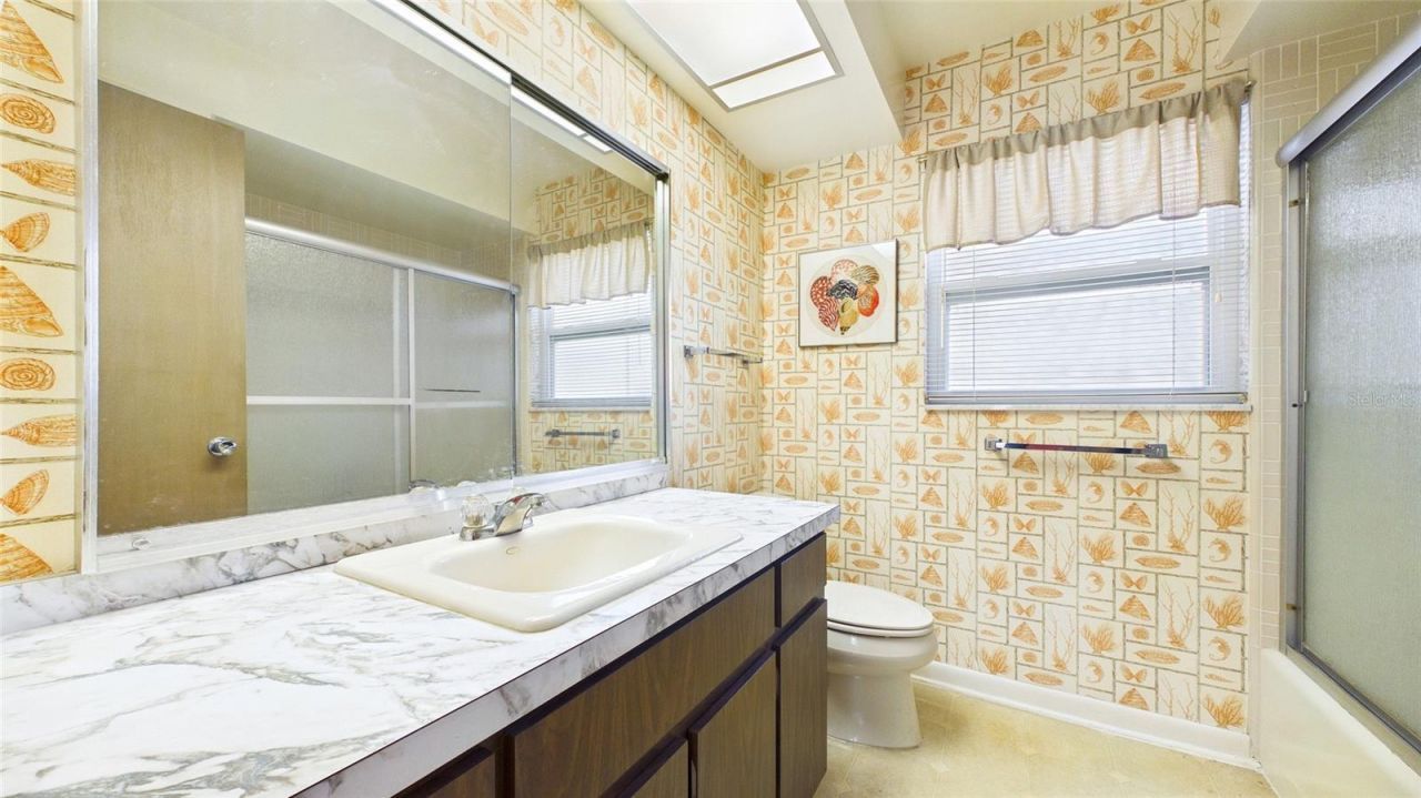 1067 44th Avenue Ne, Saint Petersburg, FL 33703 Photo