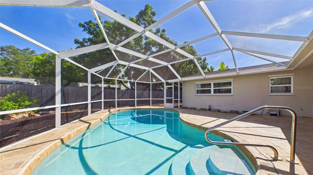 1067 44th Avenue Ne, Saint Petersburg, FL 33703 Photo
