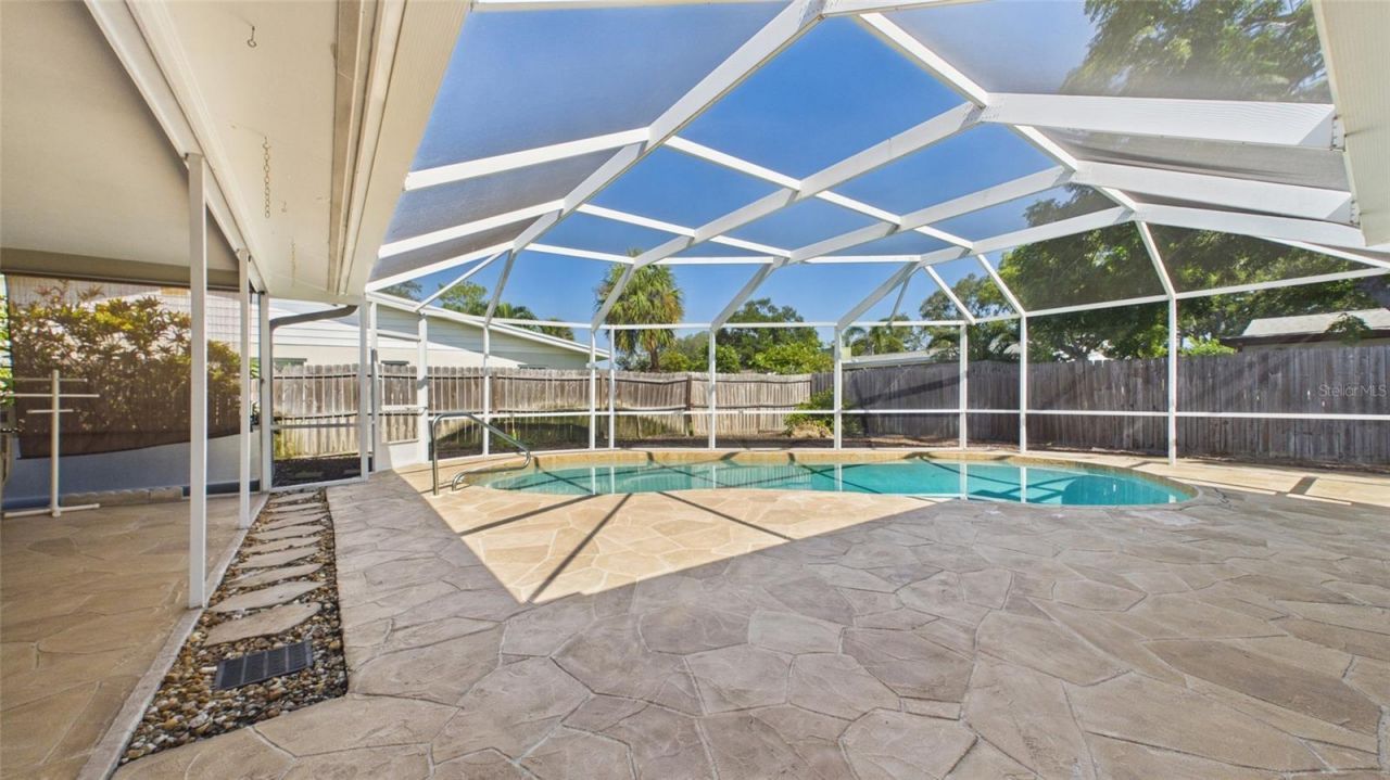 1067 44th Avenue Ne, Saint Petersburg, FL 33703 Photo