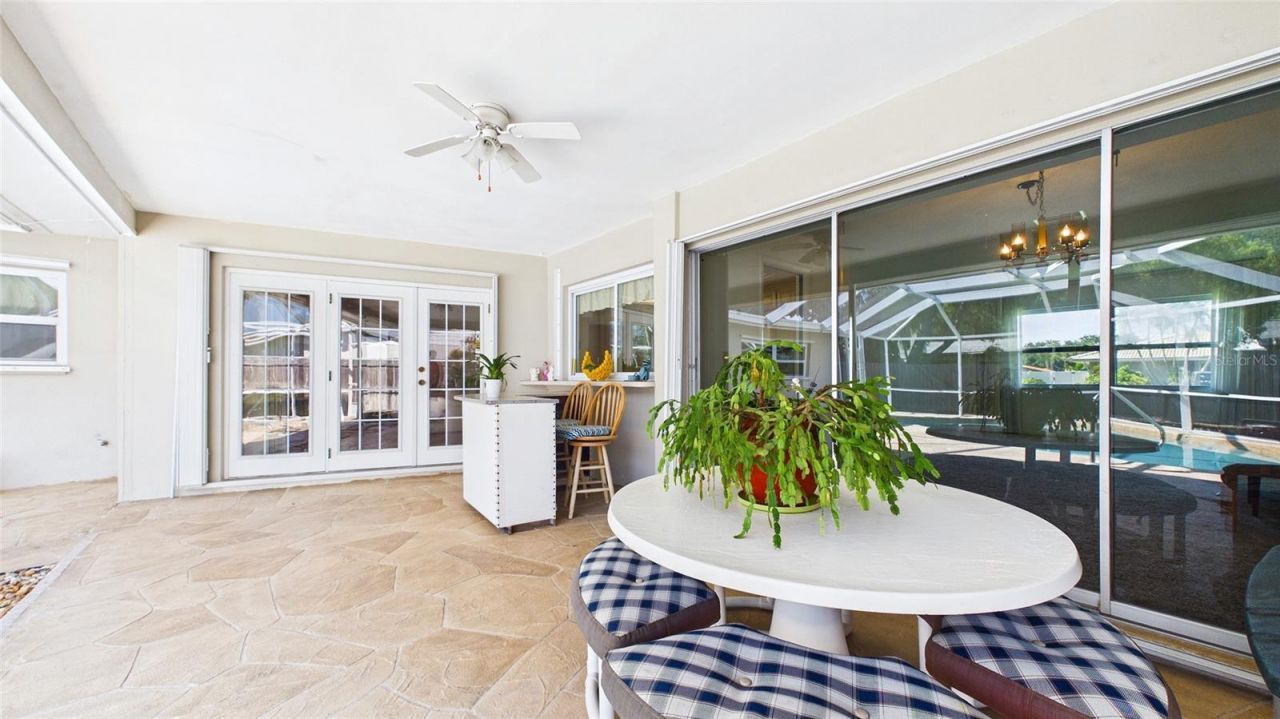 1067 44th Avenue Ne, Saint Petersburg, FL 33703 Photo