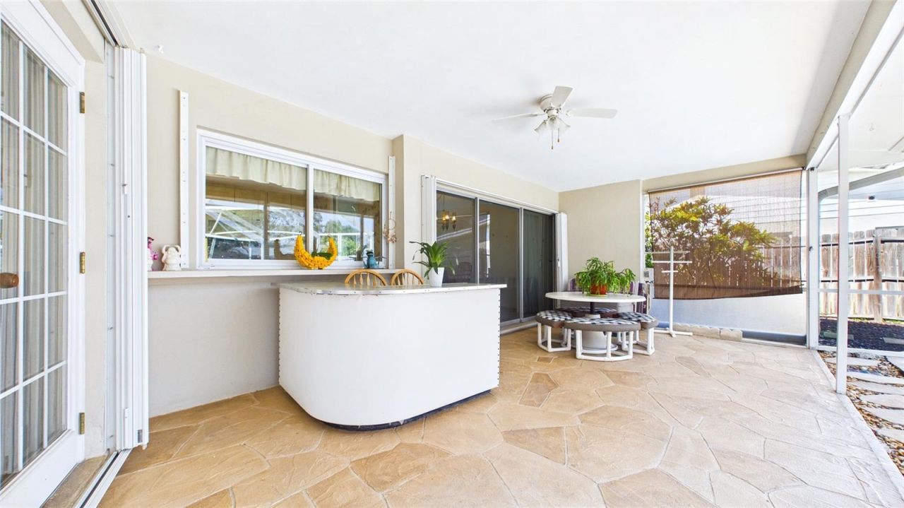 1067 44th Avenue Ne, Saint Petersburg, FL 33703 Photo