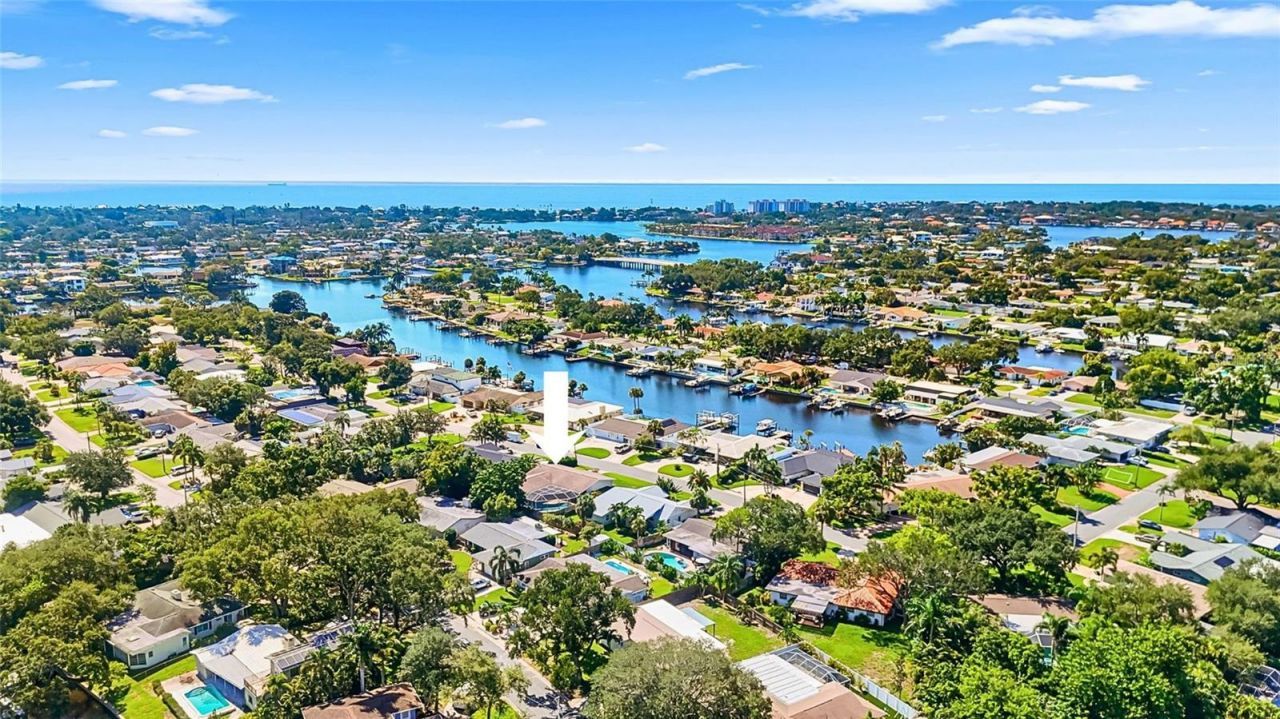 1067 44th Avenue Ne, Saint Petersburg, FL 33703 Photo