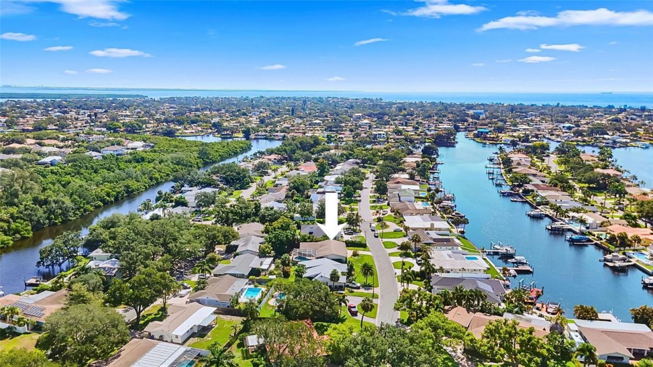 1067 44th Avenue Ne, Saint Petersburg, FL 33703 Photo