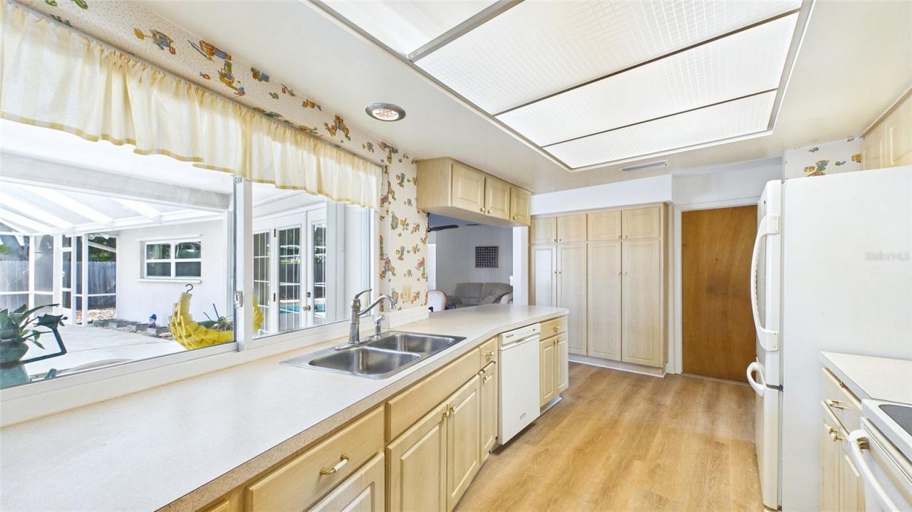 1067 44th Avenue Ne, Saint Petersburg, FL 33703 Photo
