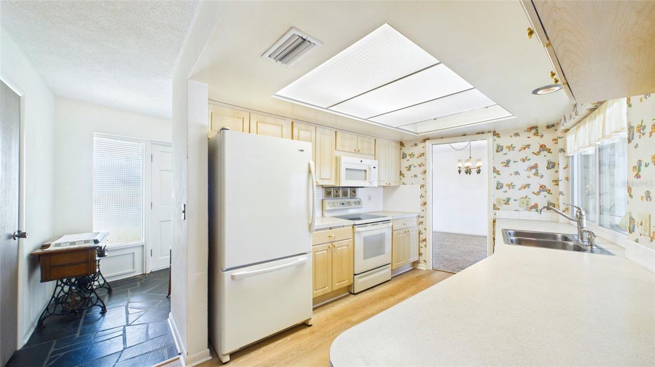 1067 44th Avenue Ne, Saint Petersburg, FL 33703 Photo