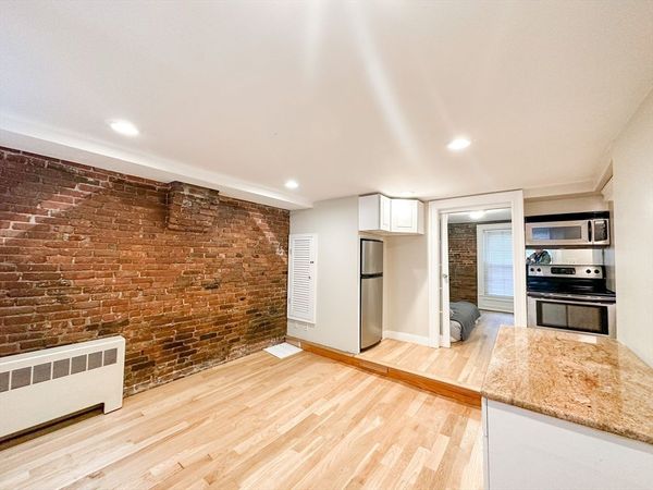 61 Phillips St, Unit 1, Boston, MA 02114