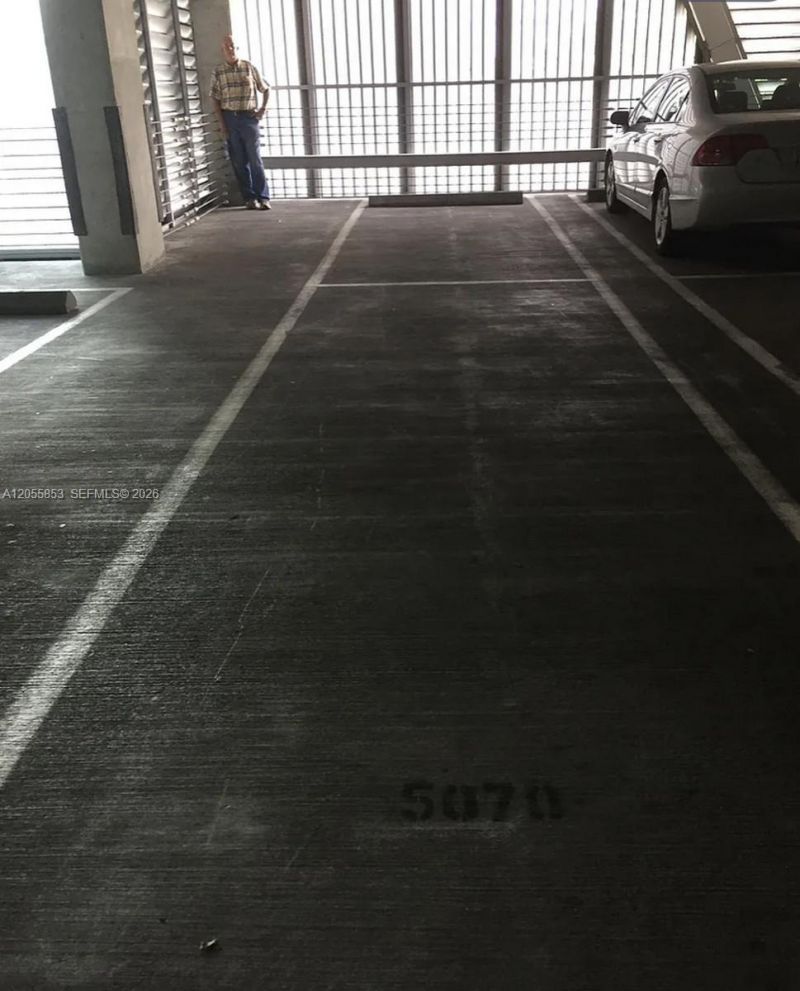 79 SW 12th St , Unit 1511-S, Miami, FL 33130 Photo