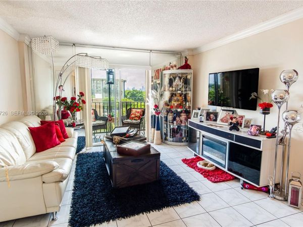 4717 NW 7th St , Unit 609-10, Miami, FL 33126