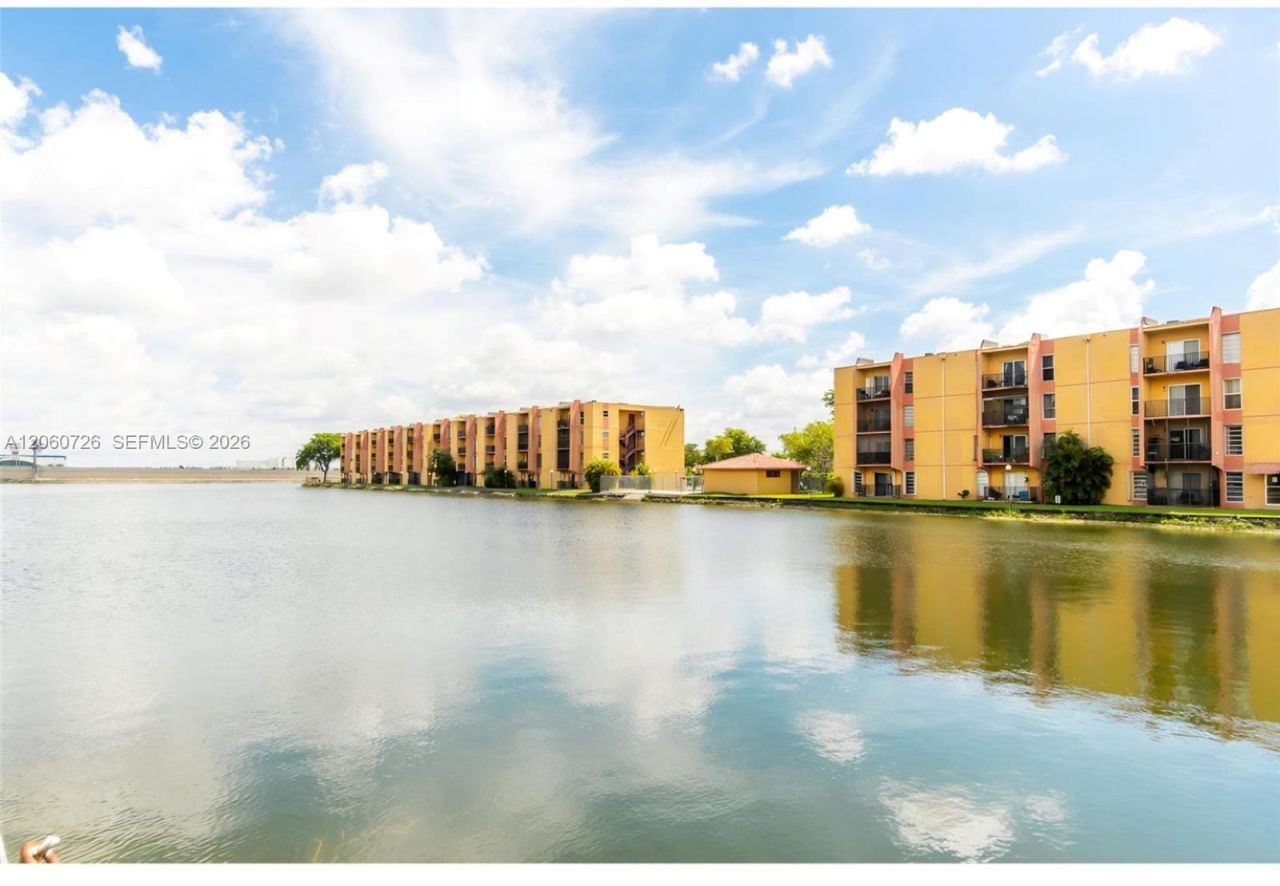 4717 NW 7th St , Unit 609-10, Miami, FL 33126 Photo