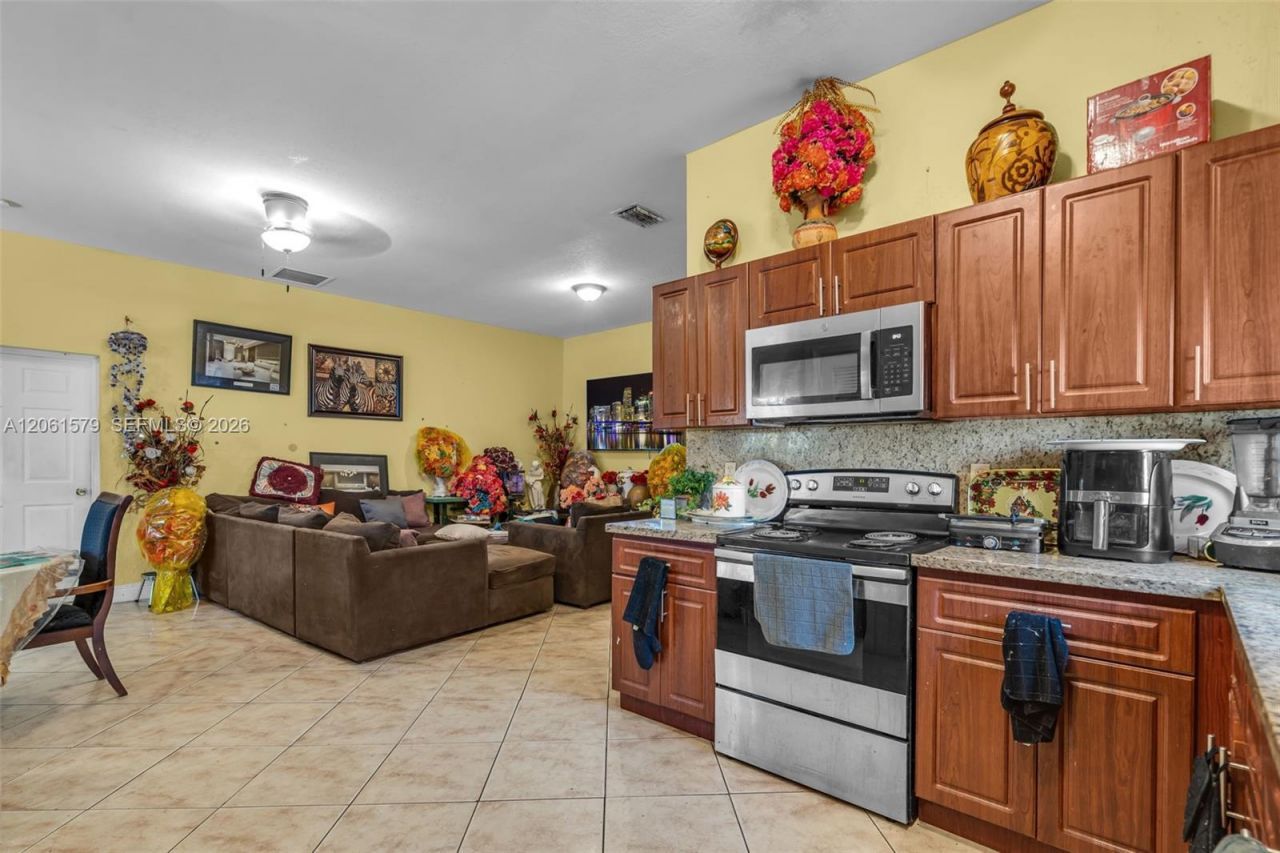 1320 NE 135th St, North Miami, FL 33161 Photo