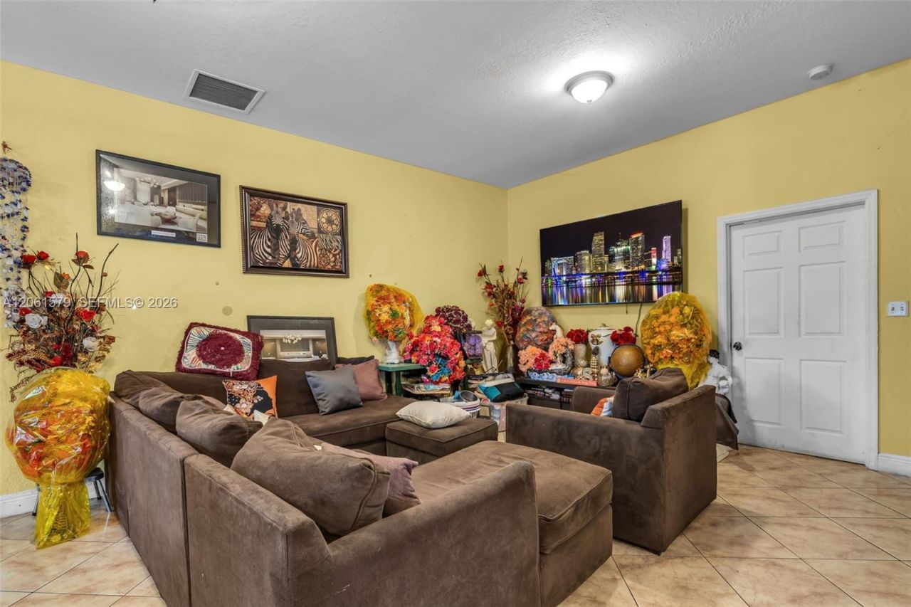 1320 NE 135th St, North Miami, FL 33161 Photo