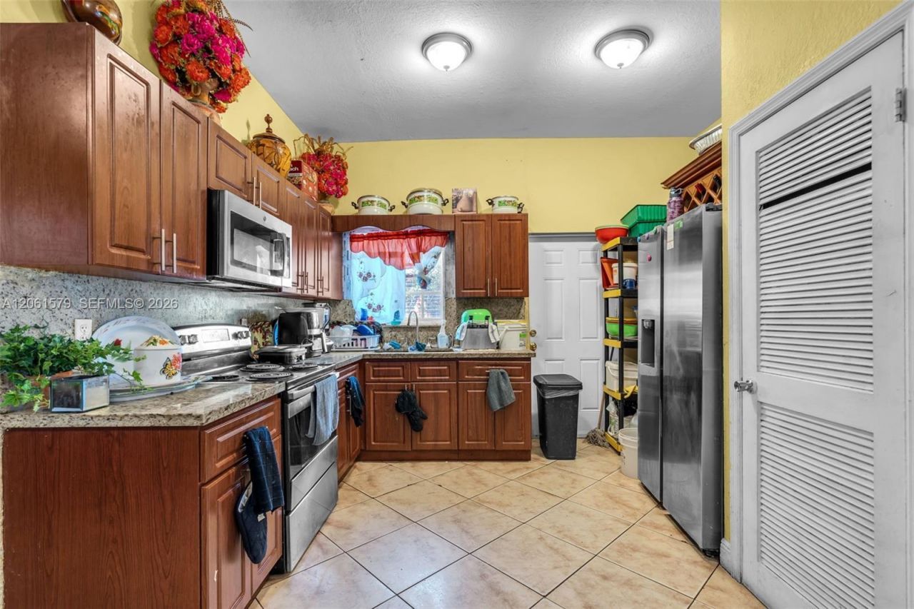 1320 NE 135th St, North Miami, FL 33161 Photo