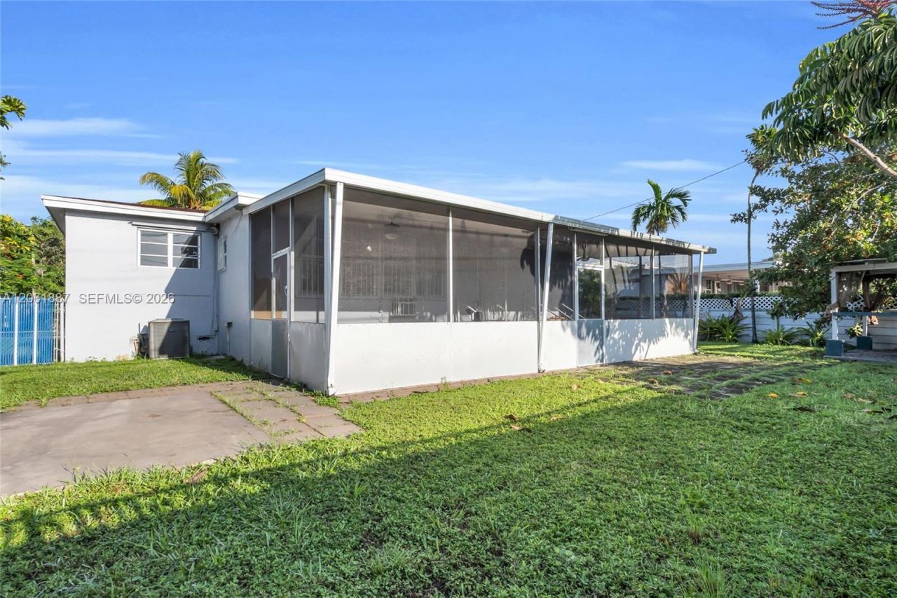 2025 SW 82nd Ct, Miami, FL 33155 Photo