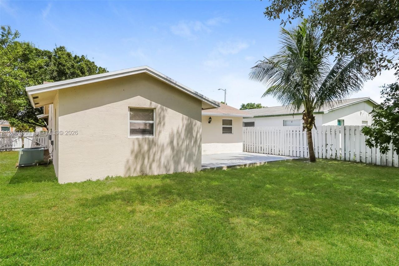 525 20th Ave N, Lake Worth, FL 33460 Photo