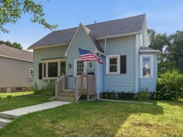 1516 N 23rd St, Manitowoc, WI 54220