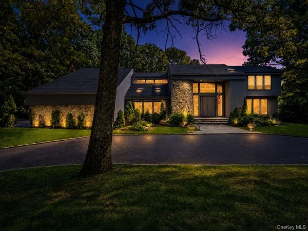 6 Fox Hunt Court , Huntington, NY 11743