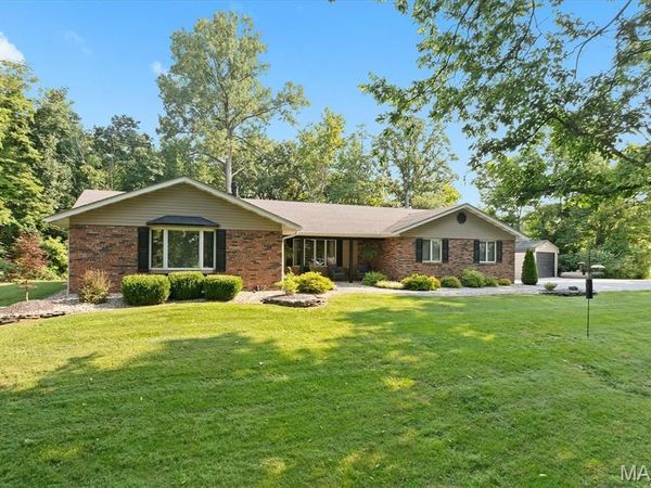 6849 Gushing Springs, Edwardsville, IL 62025