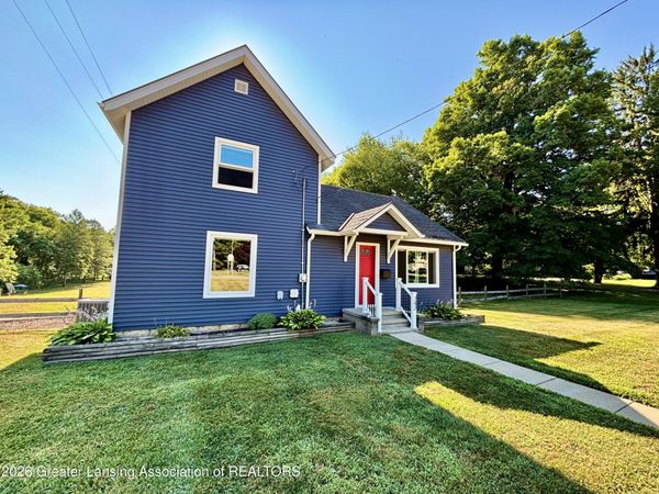 742 N Cochran Avenue, Charlotte, MI 48813