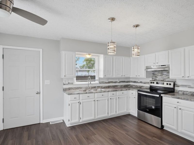 2954 Grasmere Avenue , Columbus, OH 43224 Photo 7