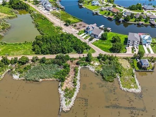 103 LAKEVIEW Drive , Slidell, LA 70458