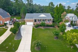 137 Ridgemont Drive  photo 4