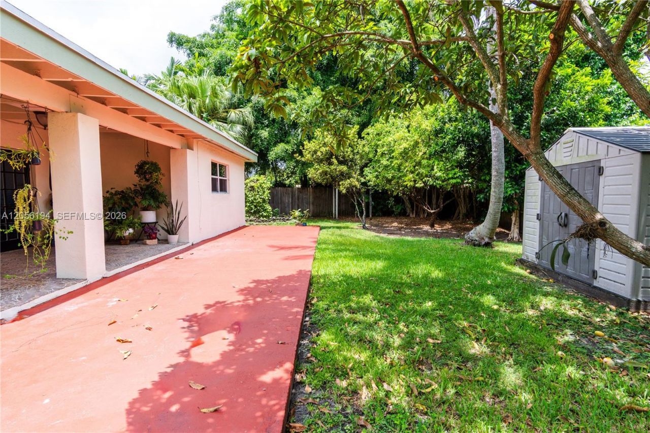 9920 Pan American Dr, Cutler Bay, FL 33189 Photo