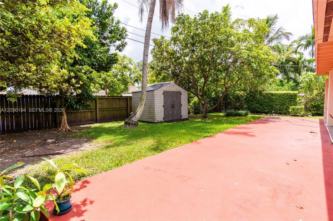 9920 Pan American Dr, Cutler Bay, FL 33189 Photo