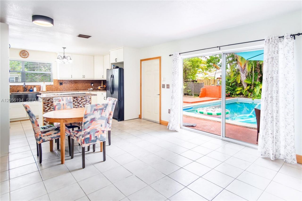 9920 Pan American Dr, Cutler Bay, FL 33189 Photo