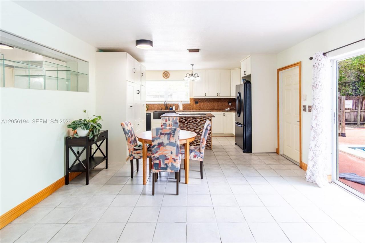 9920 Pan American Dr, Cutler Bay, FL 33189 Photo