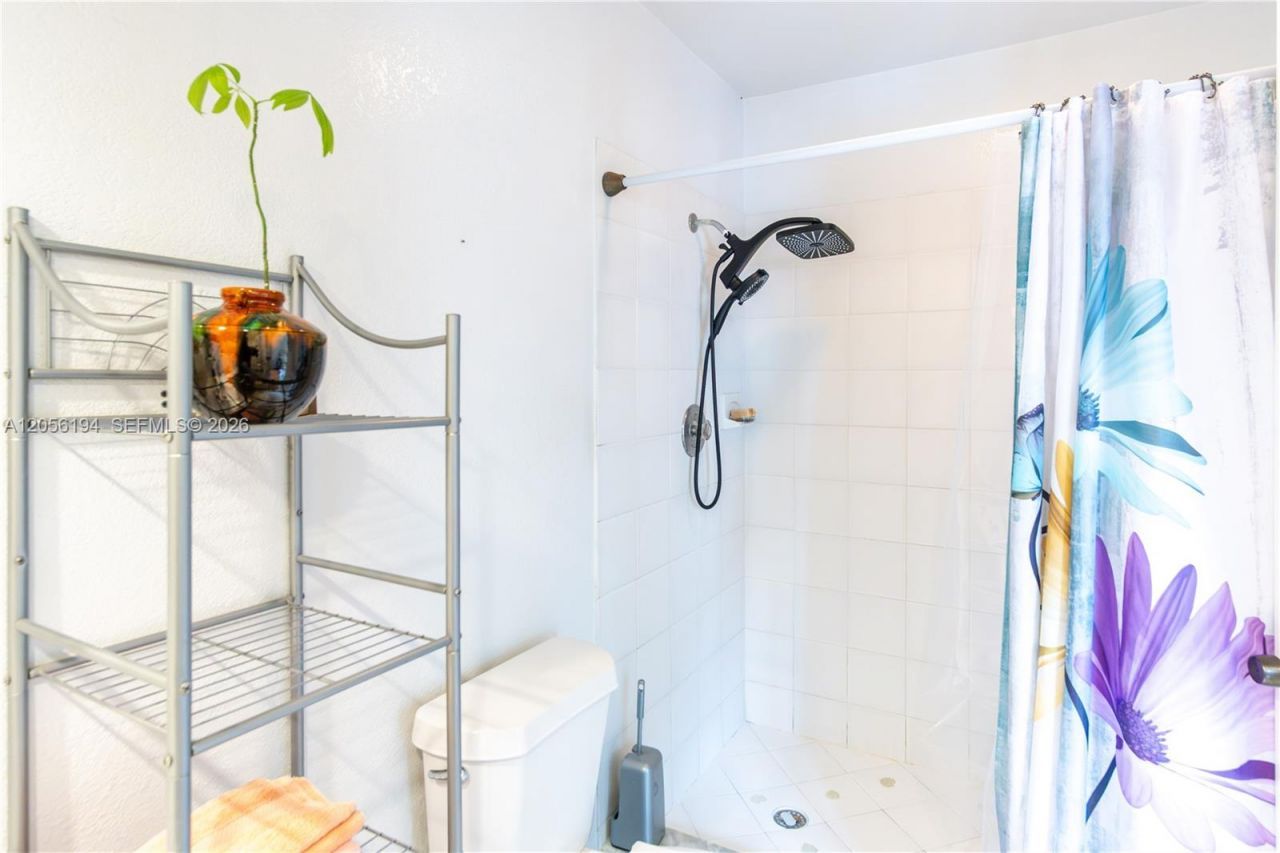 9920 Pan American Dr, Cutler Bay, FL 33189 Photo