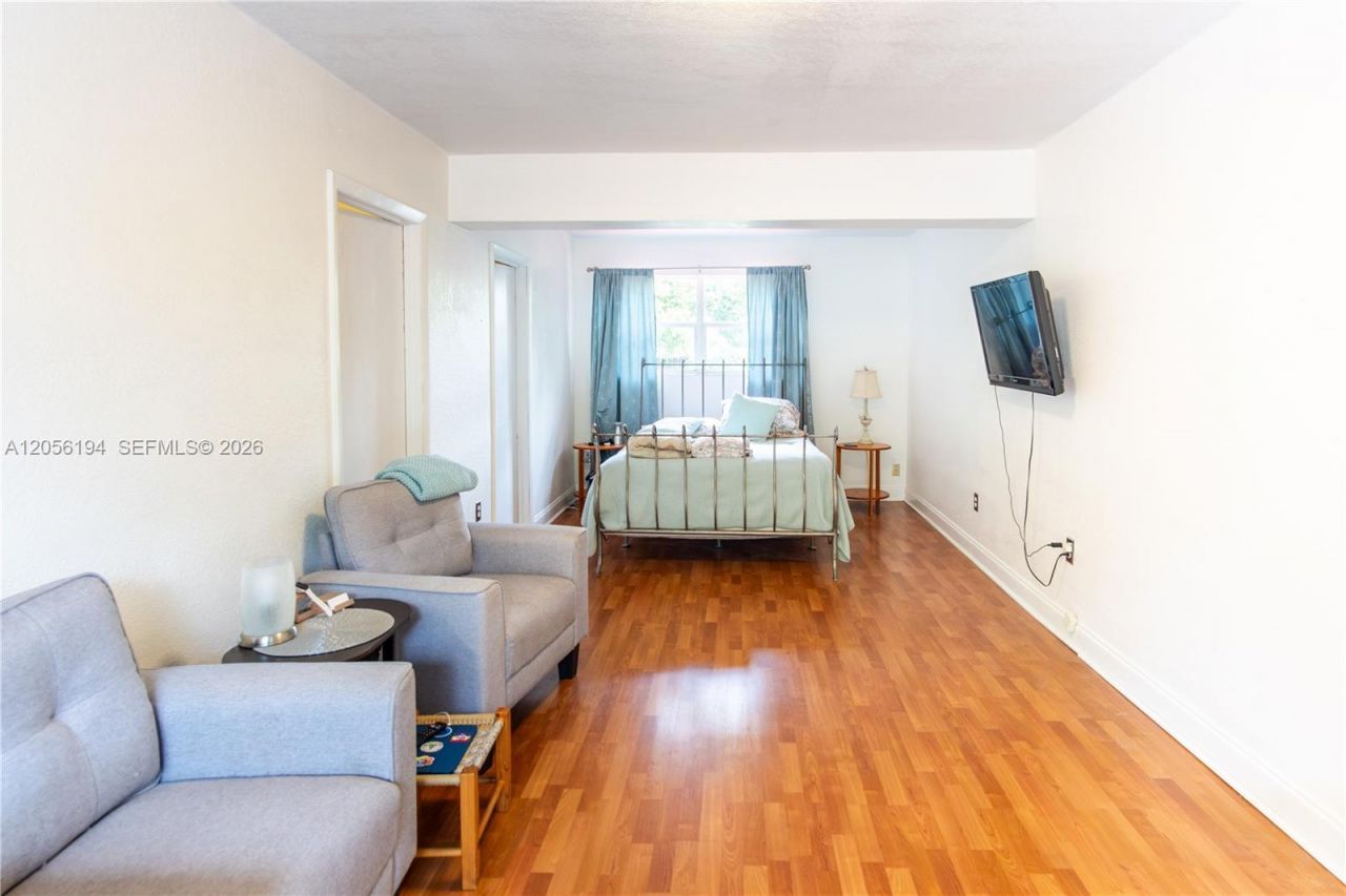 9920 Pan American Dr, Cutler Bay, FL 33189 Photo