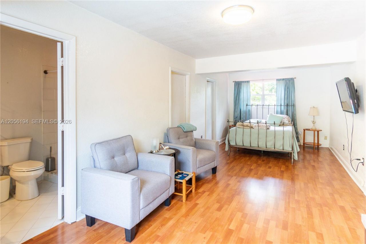 9920 Pan American Dr, Cutler Bay, FL 33189 Photo