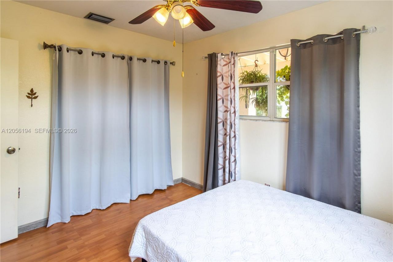 9920 Pan American Dr, Cutler Bay, FL 33189 Photo