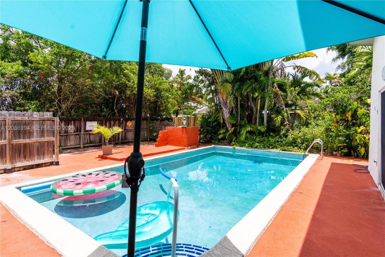 9920 Pan American Dr, Cutler Bay, FL 33189 Photo