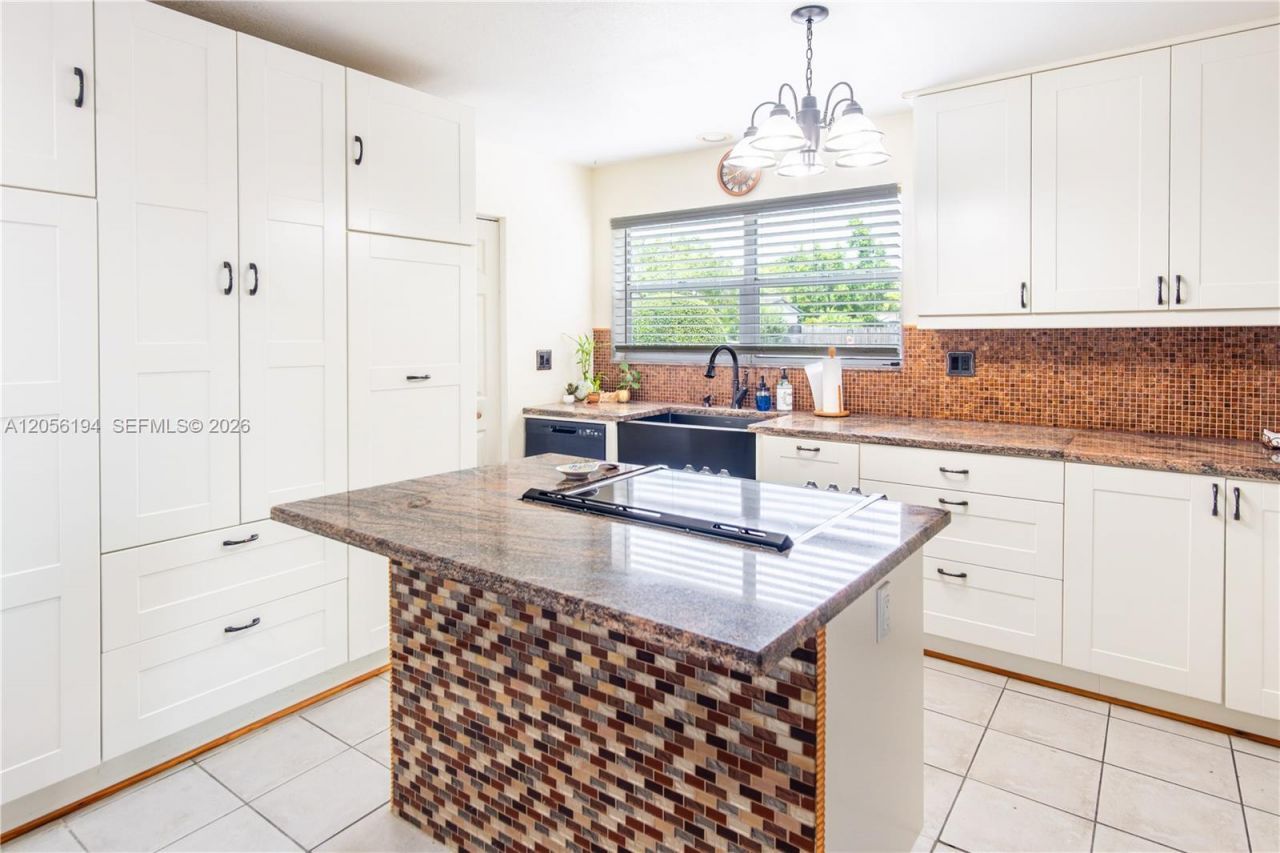 9920 Pan American Dr, Cutler Bay, FL 33189 Photo
