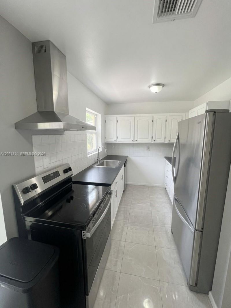 240 NE 23rd Ct, Pompano Beach, FL 33060 Photo
