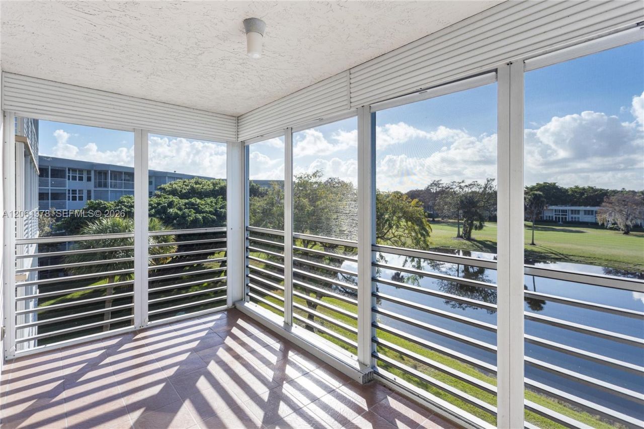 4030 W Palm Aire Dr , Unit 407, Pompano Beach, FL 33069 Photo