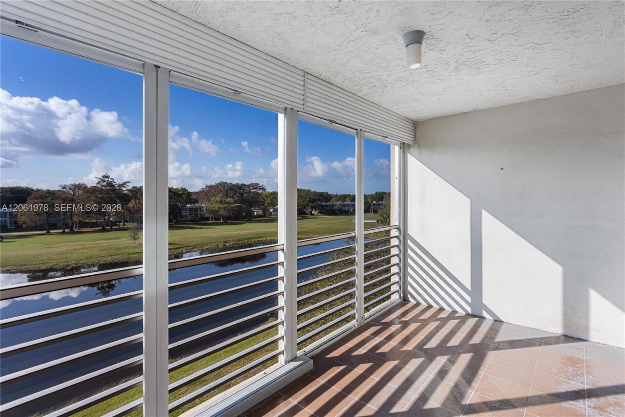 4030 W Palm Aire Dr , Unit 407, Pompano Beach, FL 33069 Photo