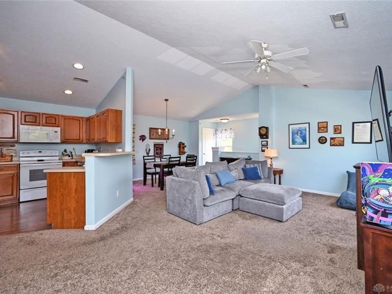 1064 Heritage Green Drive, Monroe, OH 45050 Photo 10