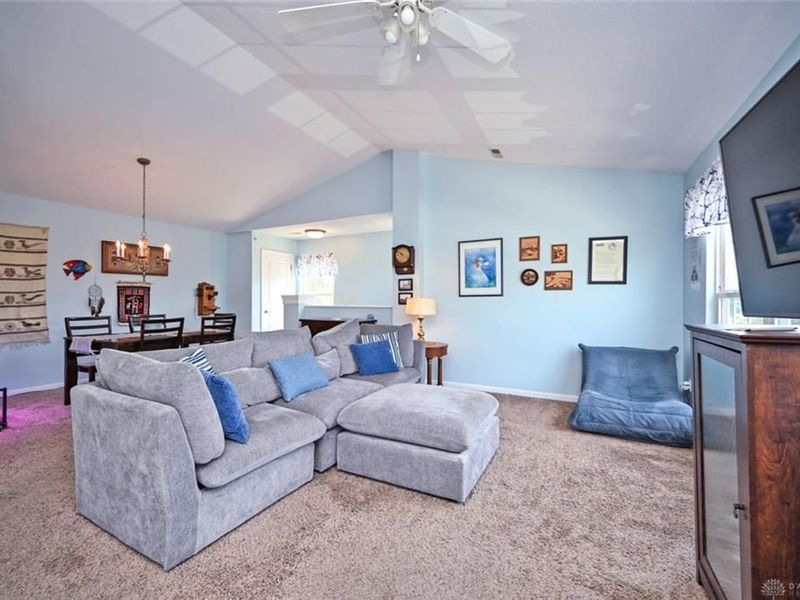 1064 Heritage Green Drive, Monroe, OH 45050 Photo 11