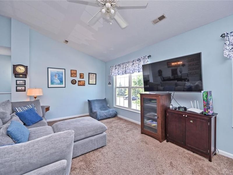 1064 Heritage Green Drive, Monroe, OH 45050 Photo 12