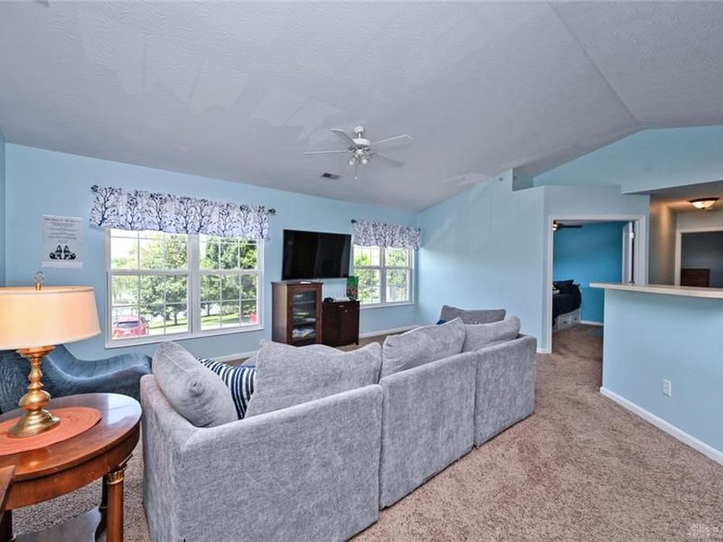 1064 Heritage Green Drive, Monroe, OH 45050 Photo 8